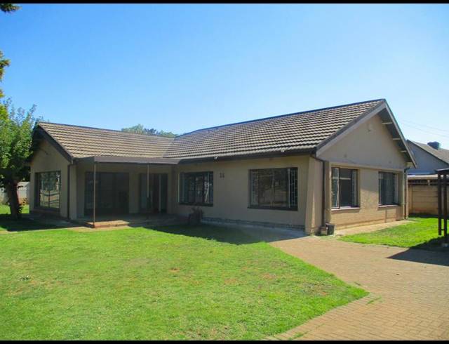 3 BEDROOM HOUSE FOR SALE IN HOSPITAALPARK